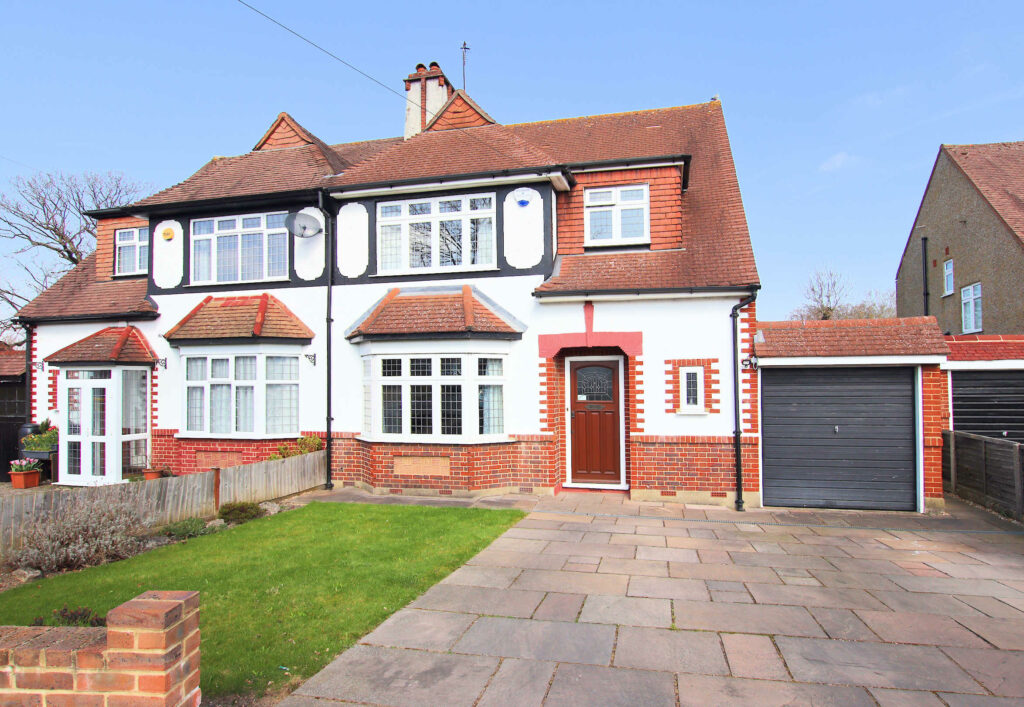 Firsby Avenue, Shirley