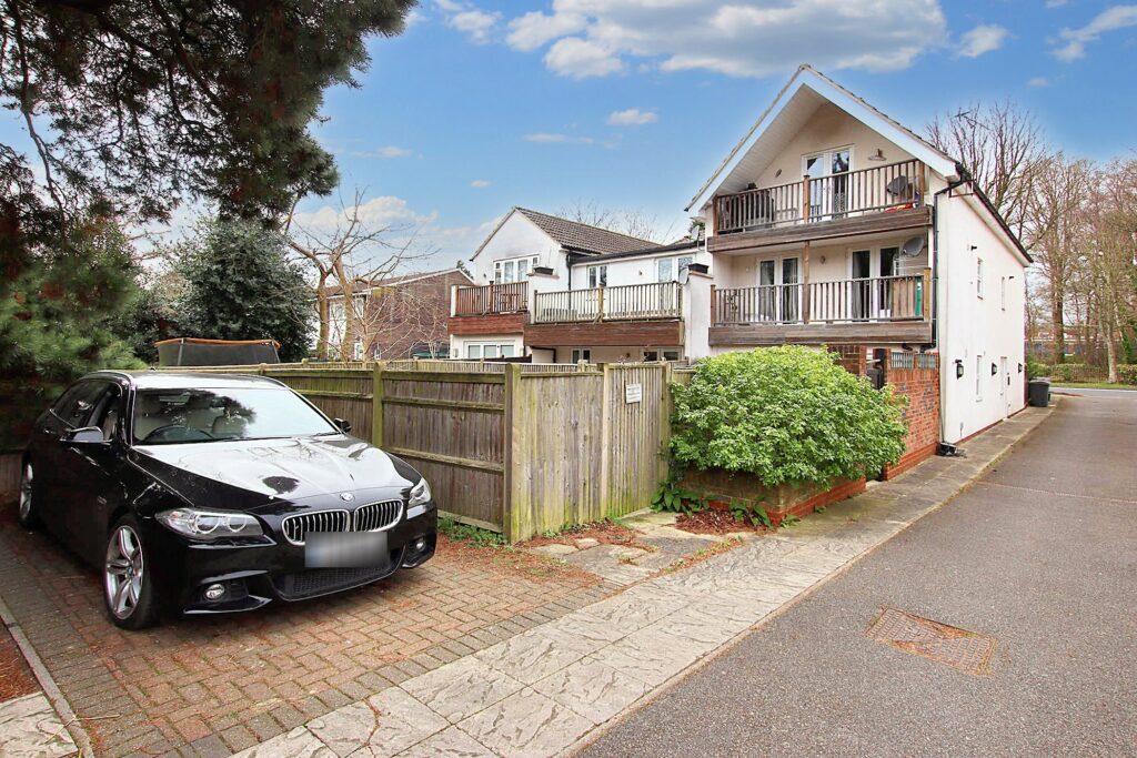 107A Monks Orchard Road, Beckenham, BR3